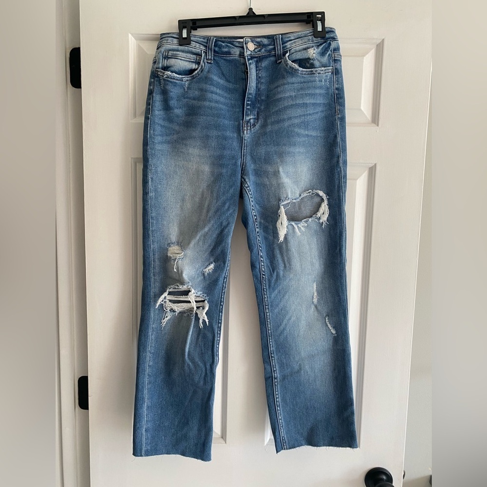 Vervet Women’s Cropped Distressed Jeans Size 29